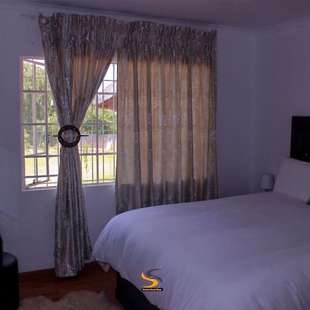 Simbasun Cottages ميدراند المظهر الخارجي الصورة