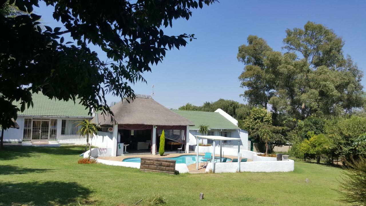 Simbasun Cottages ميدراند المظهر الخارجي الصورة
