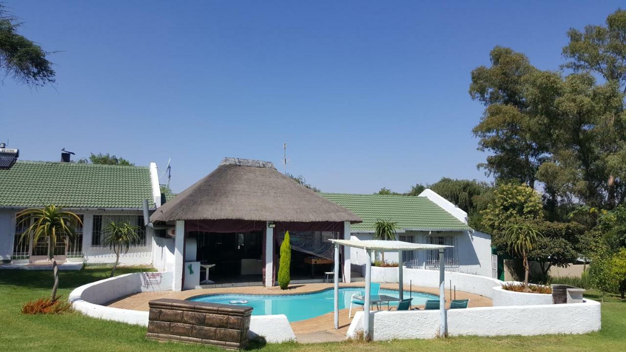 Simbasun Cottages ميدراند المظهر الخارجي الصورة